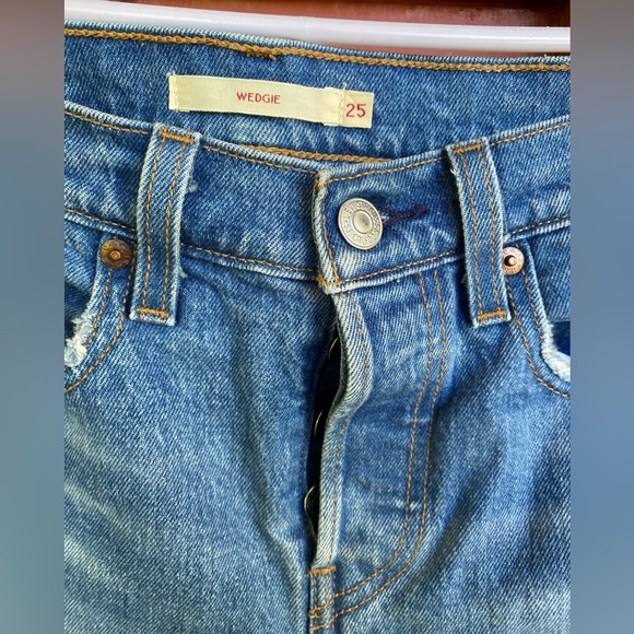 Levi’s ripped wedgie jeans - Picture 2 of 5